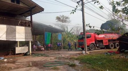 2 ตายายออกไปขับรถสองแถวรับจ้าง บ้านเกิดเหตุเพลิงไหม้รุนแรงเสียหาย