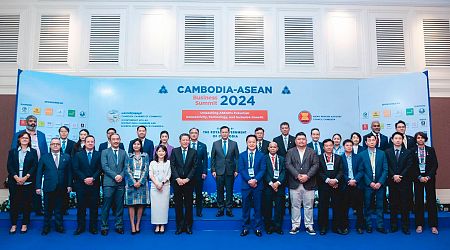 โรงพยาบาลกรุงเทพฯ โชว์ศักยภาพธุรกิจการแพทย์ของไทย บนเวทีอาเซียน ในงาน “The CAMBODIA-ASEAN BUSINESS SUMMIT 2024” ประเทศกัมพูชา