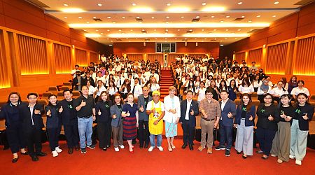 คณะการท่องเที่ยวฯ DPU จับมือ บสย.จัดงานเสวนา "Start Street Food สู่ธุรกิจ 200 ล้าน" เปิดเวทีแลกเปลี่ยนประสบการณ์ “เฮียนพ” จากพ่อค้าขายหมูปิ้งข้างทาง สู่นักธุรกิจร้อยล้าน