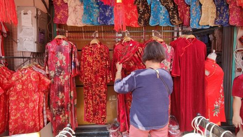 ร้านกี่เพ้าคึกคักรับตรุษจีนทำยอดขายพุ่งตั้งแต่ช่วงปีใหม่