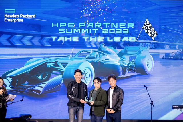 วีเอสที อีซีเอส (ประเทศไทย) รับมอบ 2 รางวัล " Best Distributor of the Year 2022" จาก HPE