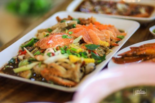 ชิมเมนูอีสานแบบแซ่บๆนัวๆ ที่ “ร้านลดาปลาร้าหอม”