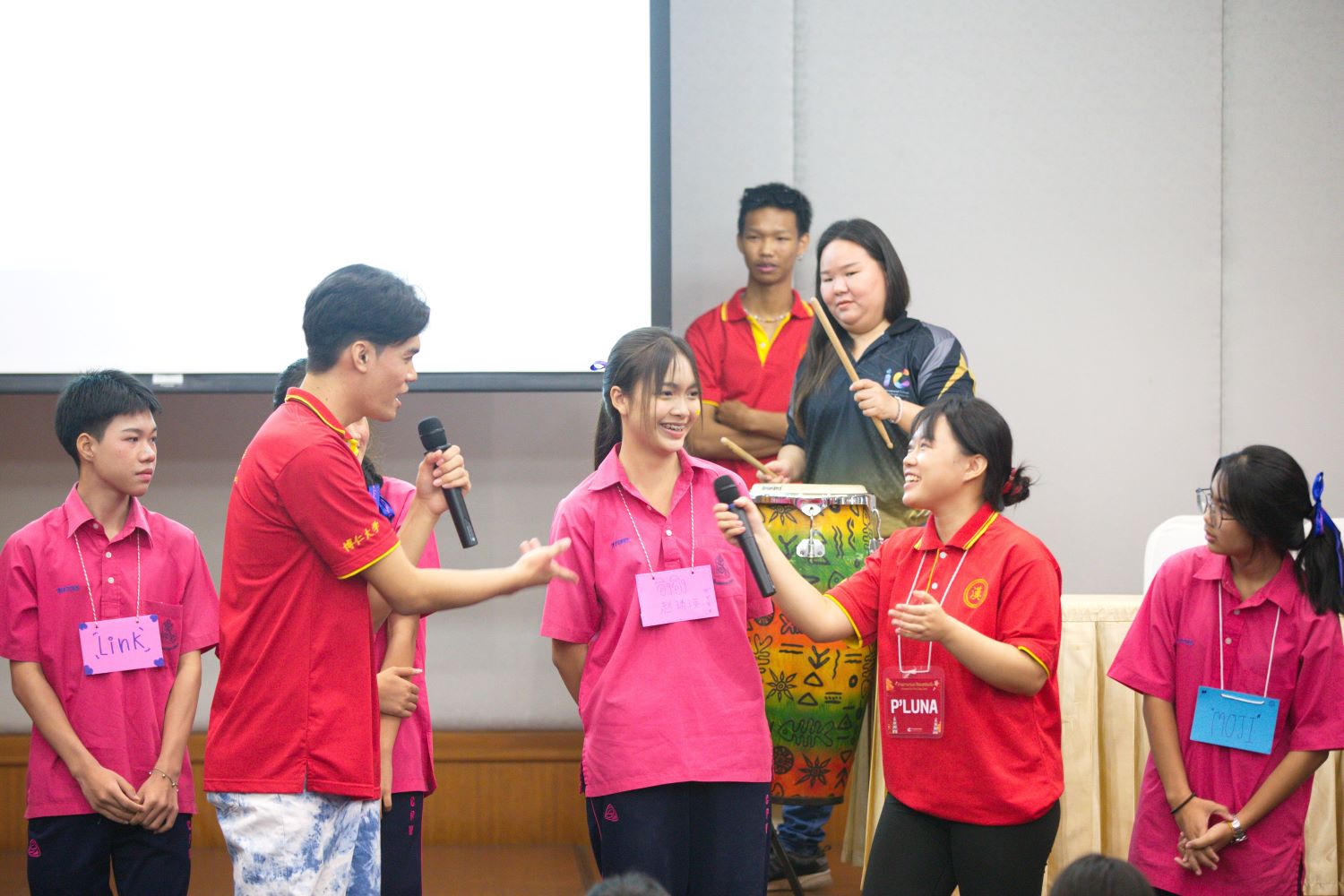 วิทยาลัยนานาชาติ DPU ปลื้มค่ายภาษาจีน ปังไม่หยุด รร.มัธยม จ่อคิวเข้าค่ายอย่างล้นหลาม เทอมเดียวค่ายพุ่งกว่า 14 ร.ร. ชี้เหตุนักลงทุนจีนแห่ทำธุรกิจในไทย ทำให้เด็กรุ่นใหม่หันเรียนภาษาจีนมากขึ้น