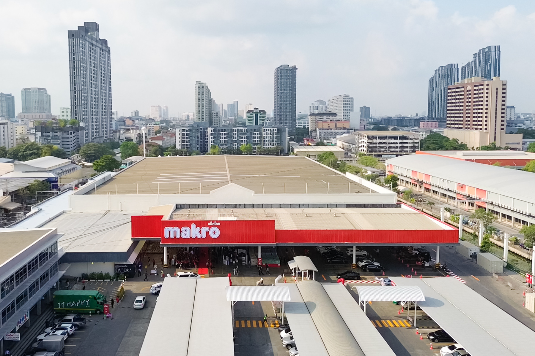 “แม็คโคร”ห้างค้าส่งแห่งแรกในประเทศไทย ยืนหนึ่งมากว่า 35 ปี พลิกโฉมสาขาแรกลาดพร้าว รับฐานลูกค้าขยายตัวโตต่อเนื่อง ตอกย้ำตัวจริงค้าส่งครบครัน ทั้งสินค้าอุปโภค-บริโภค ตอบโจทย์ลูกค้าทุกกลุ่ม