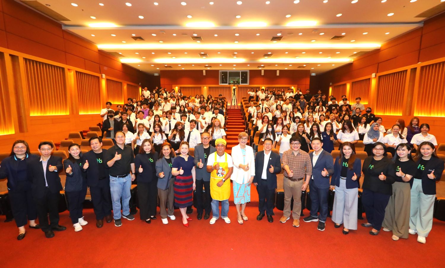 คณะการท่องเที่ยวฯ DPU จับมือ บสย.จัดงานเสวนา "Start Street Food สู่ธุรกิจ 200 ล้าน" เปิดเวทีแลกเปลี่ยนประสบการณ์ “เฮียนพ” จากพ่อค้าขายหมูปิ้งข้างทาง สู่นักธุรกิจร้อยล้าน