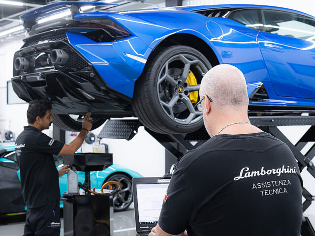 Lamborghini Corsa Fast Track Service บริการสุดพิเศษ