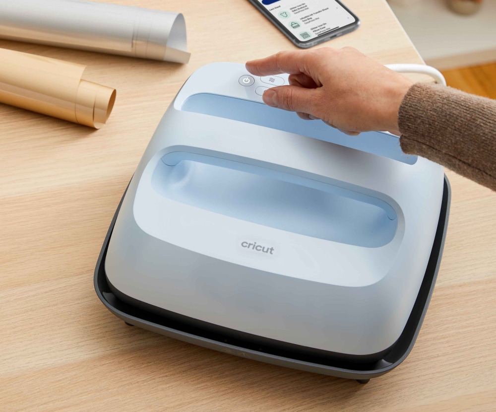 อาร์ทีบีฯ ส่งเครื่องรีดร้อน “Cricut EasyPress 3” จากแบรนด์ Cricut เชื่อมต่อผ่านบลูทูธ สั่งงานได้ผ่านแอป Cricut Heat 